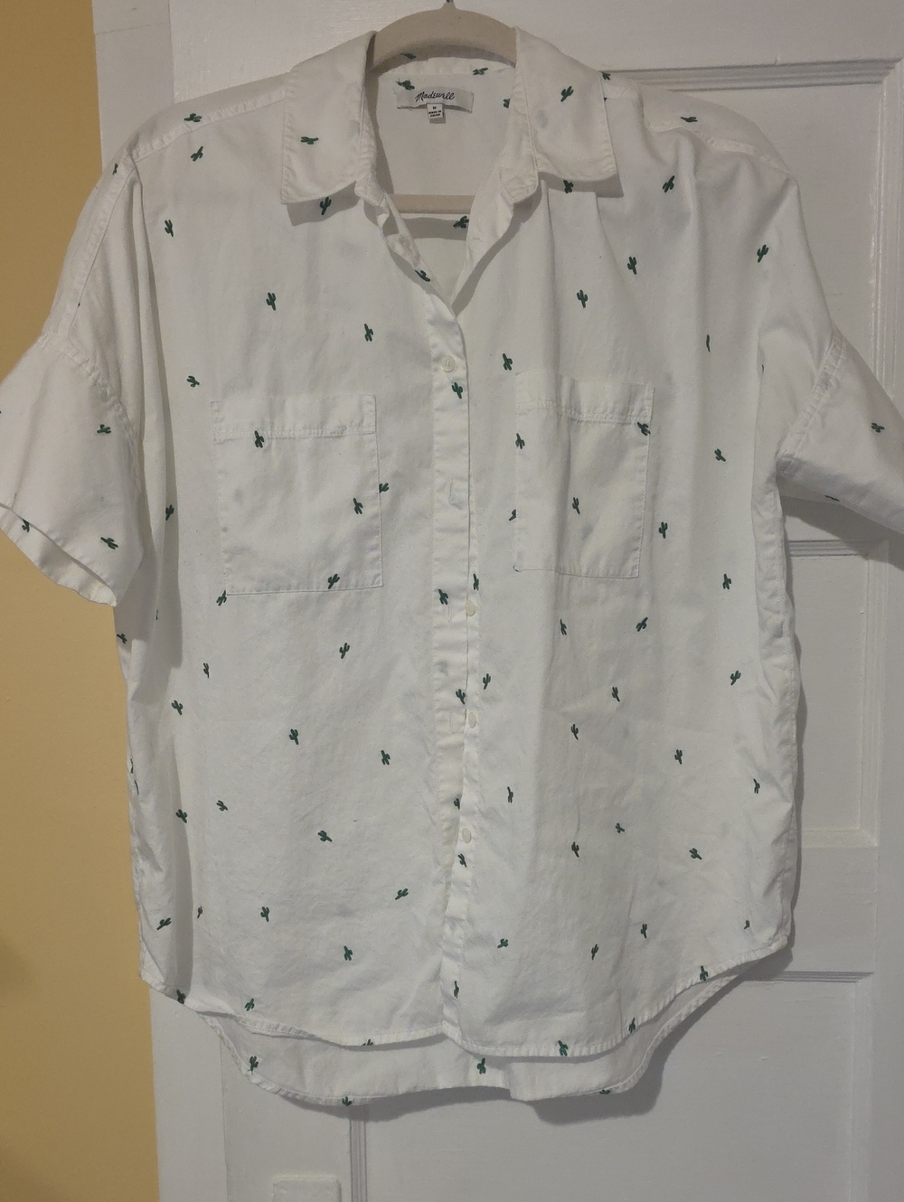 Abercrombie & Fitch White Short-Sleeve Button-Up Shirt with Green Cactus Print